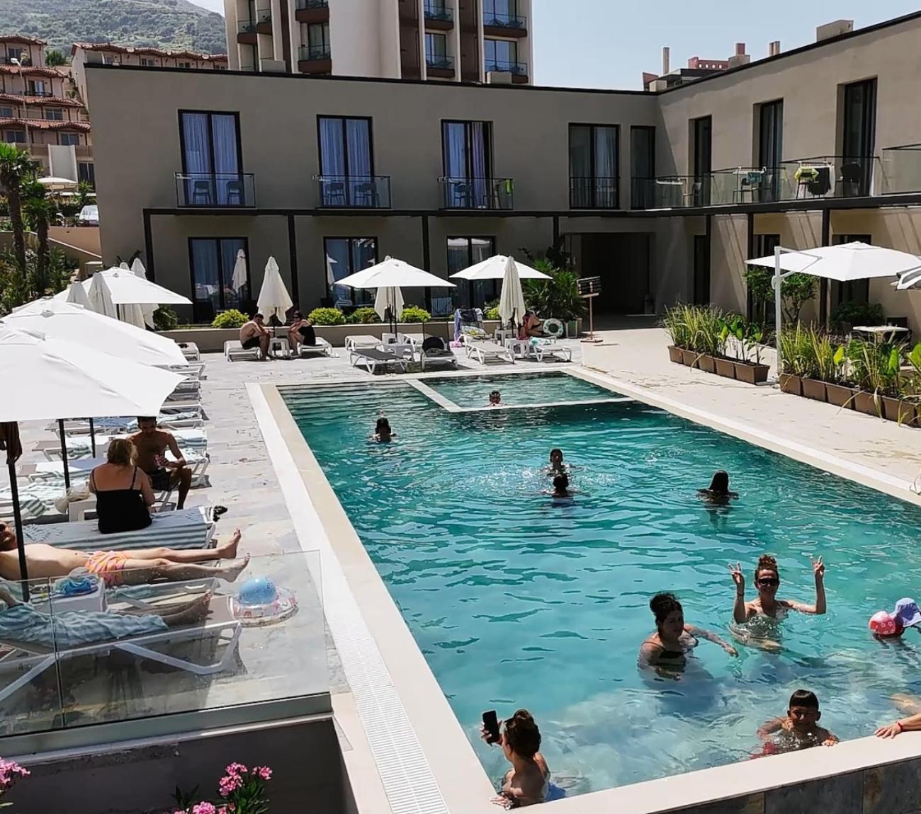 Dukes Albania Hotel ราดฮีมือ ภายนอก รูปภาพ